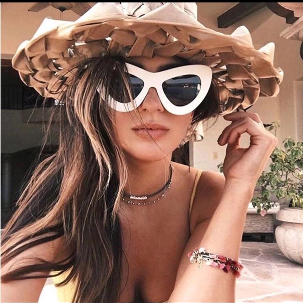 Super hot and sexy cat eye glasses.